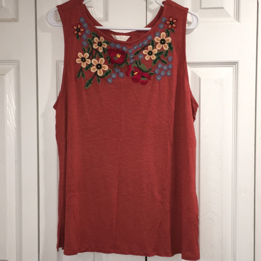 Sleeveless embroidered tank, size XL